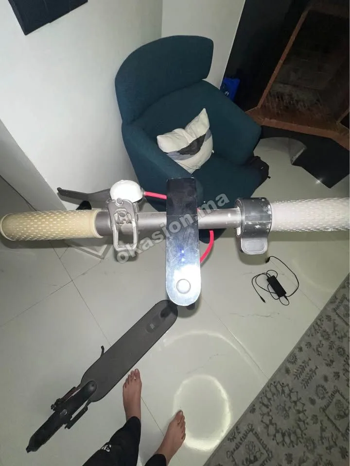 Trottinette électrique xiaomi+ chargeur - Image 3